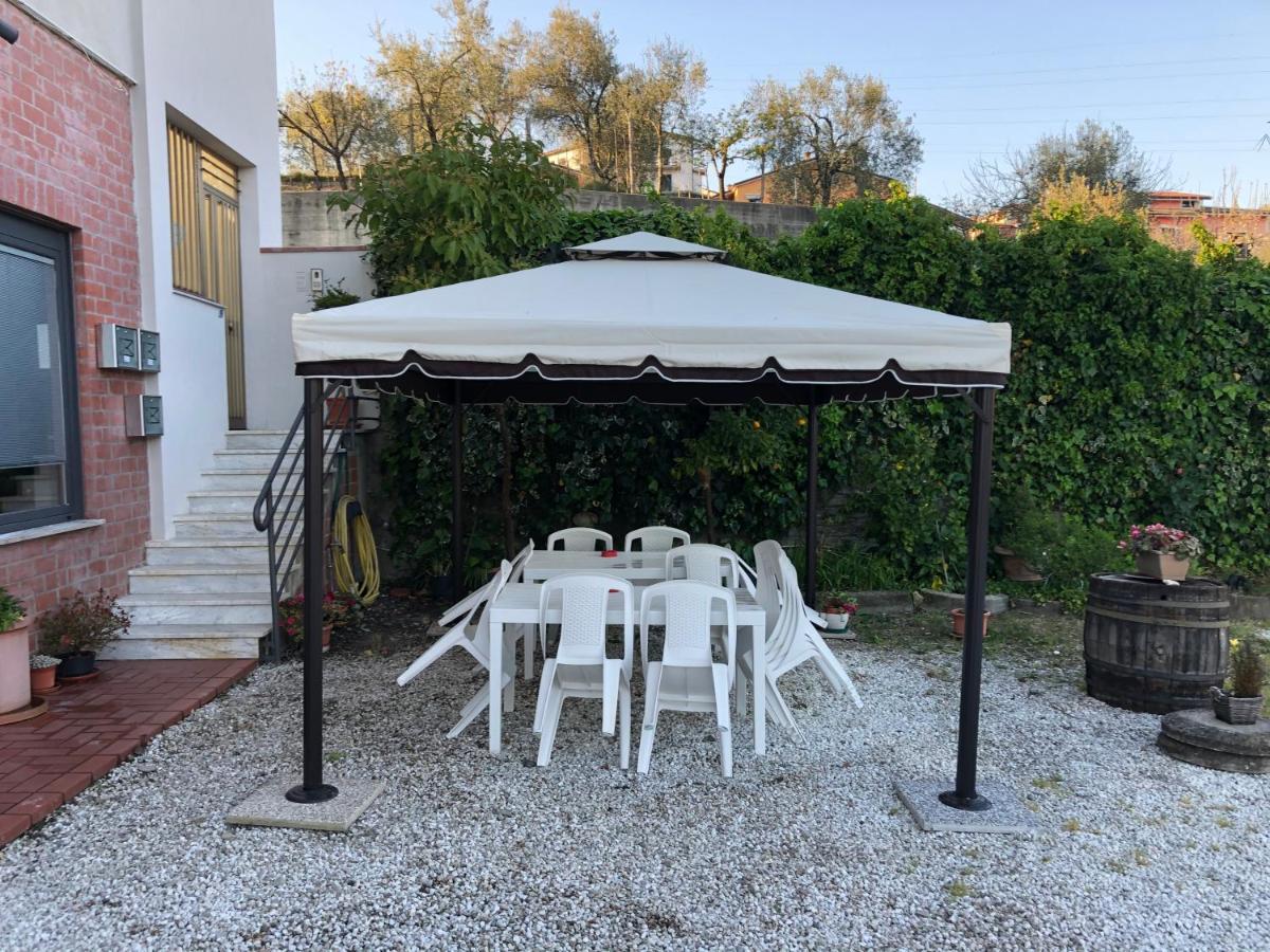 Albergo Ristorante La Greppia Montedivalli Chiesa Exterior foto