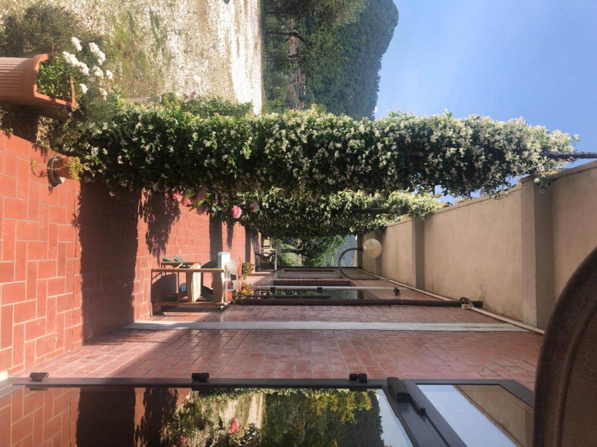Albergo Ristorante La Greppia Montedivalli Chiesa Exterior foto